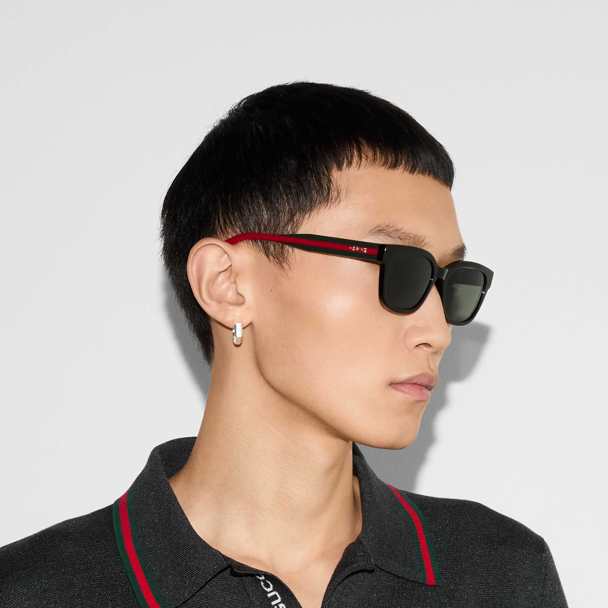 Black Gucci sunglasses red accents