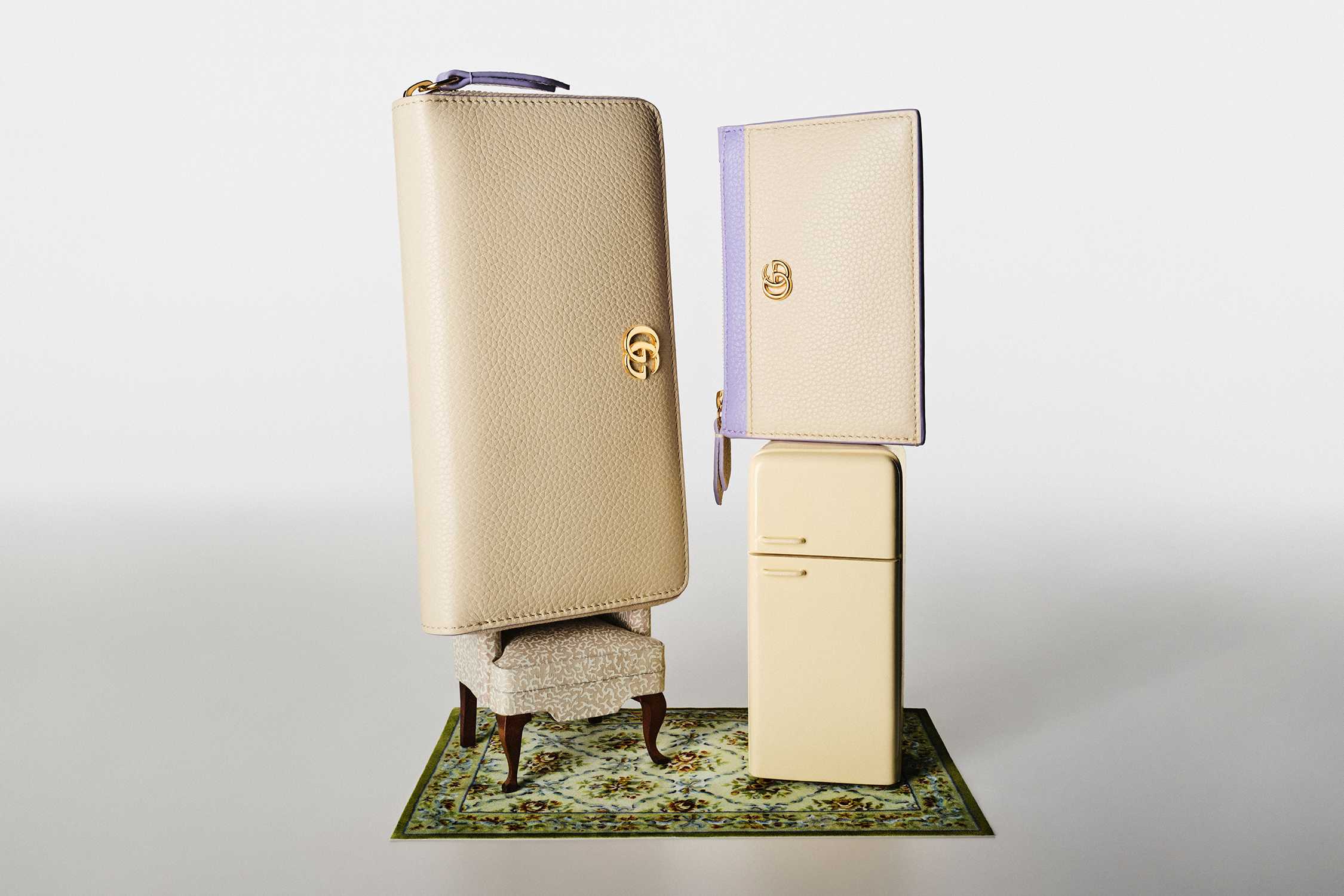 Beige Gucci leather wallet collection