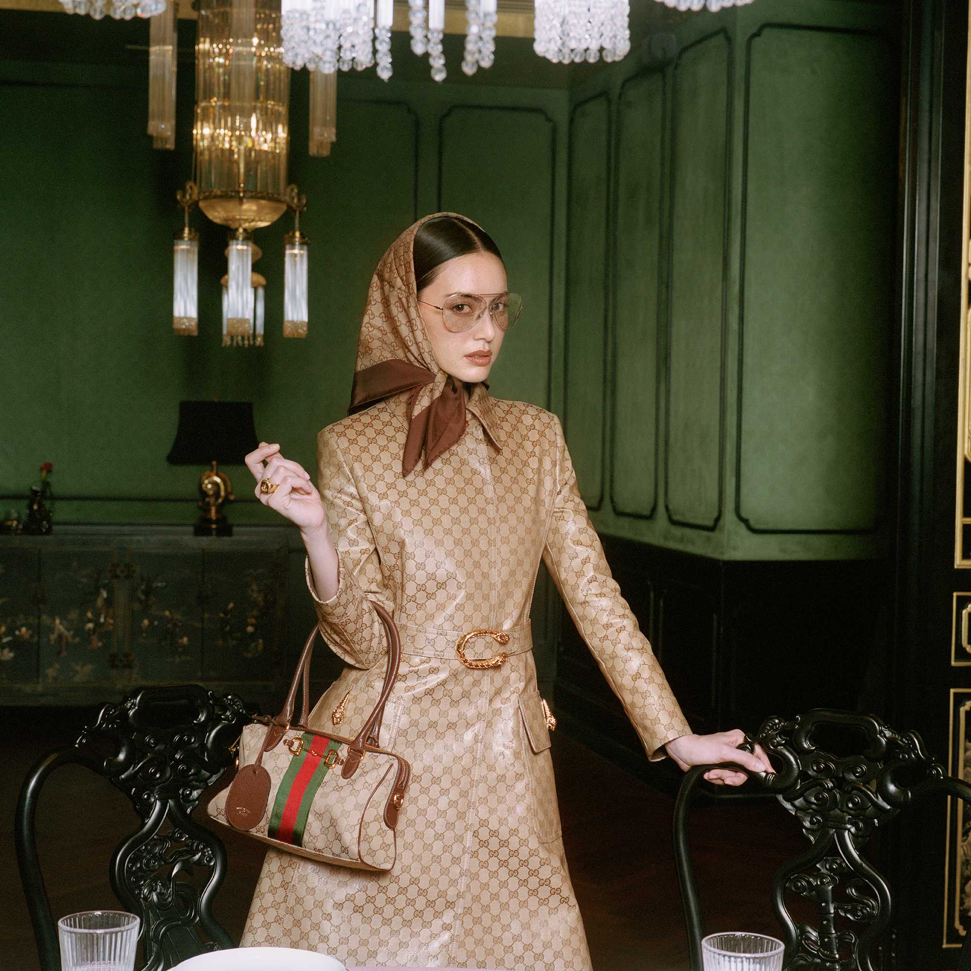 Beige Gucci outfit with handbag