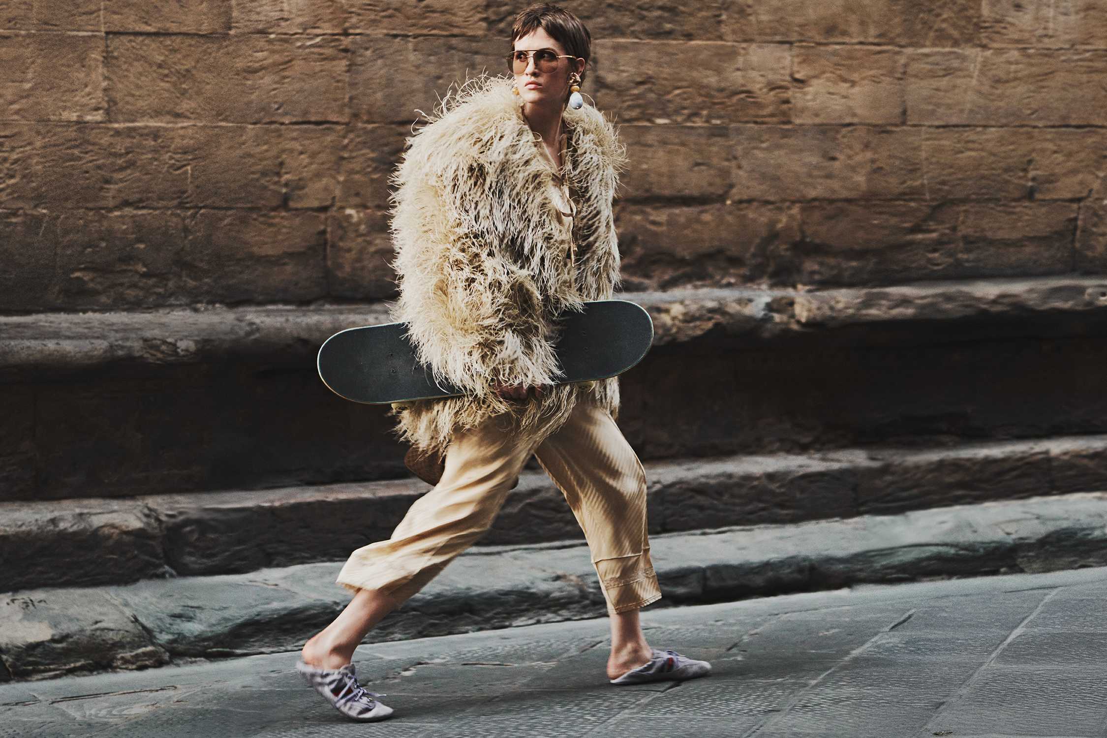 Gucci cream fur coat sunglasses