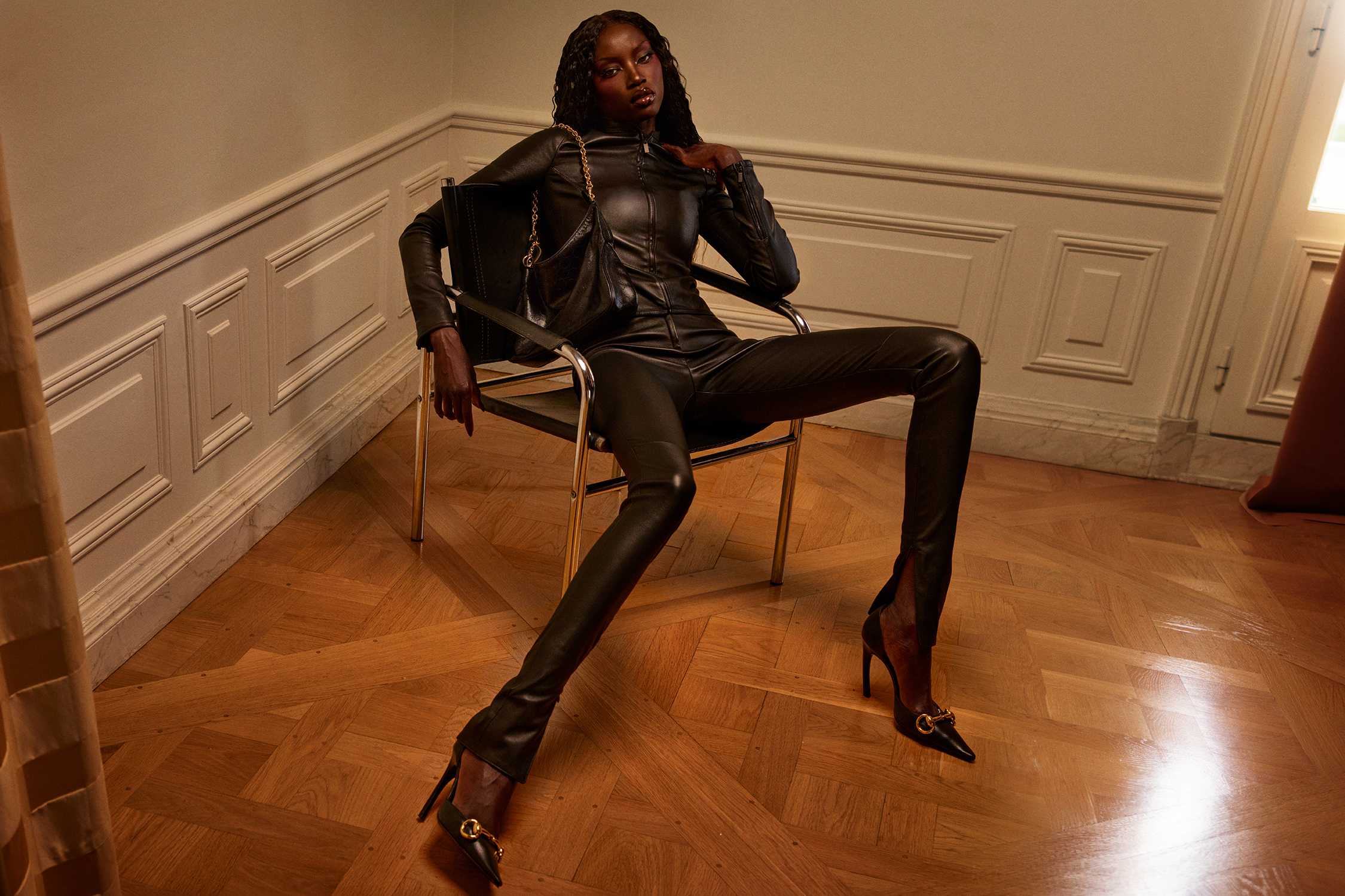 Black Gucci heels gold horsebit