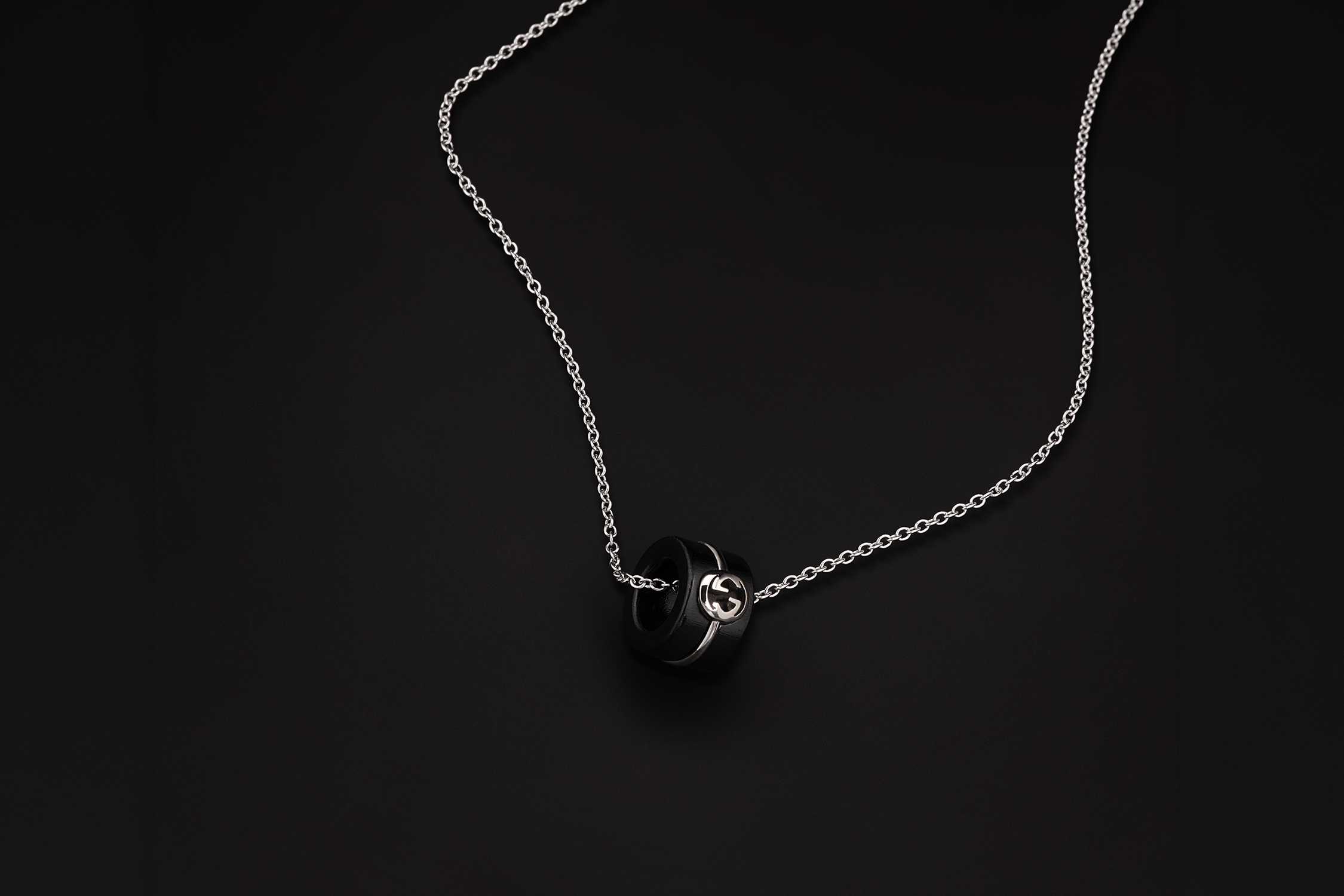 Silver chain black Gucci pendant