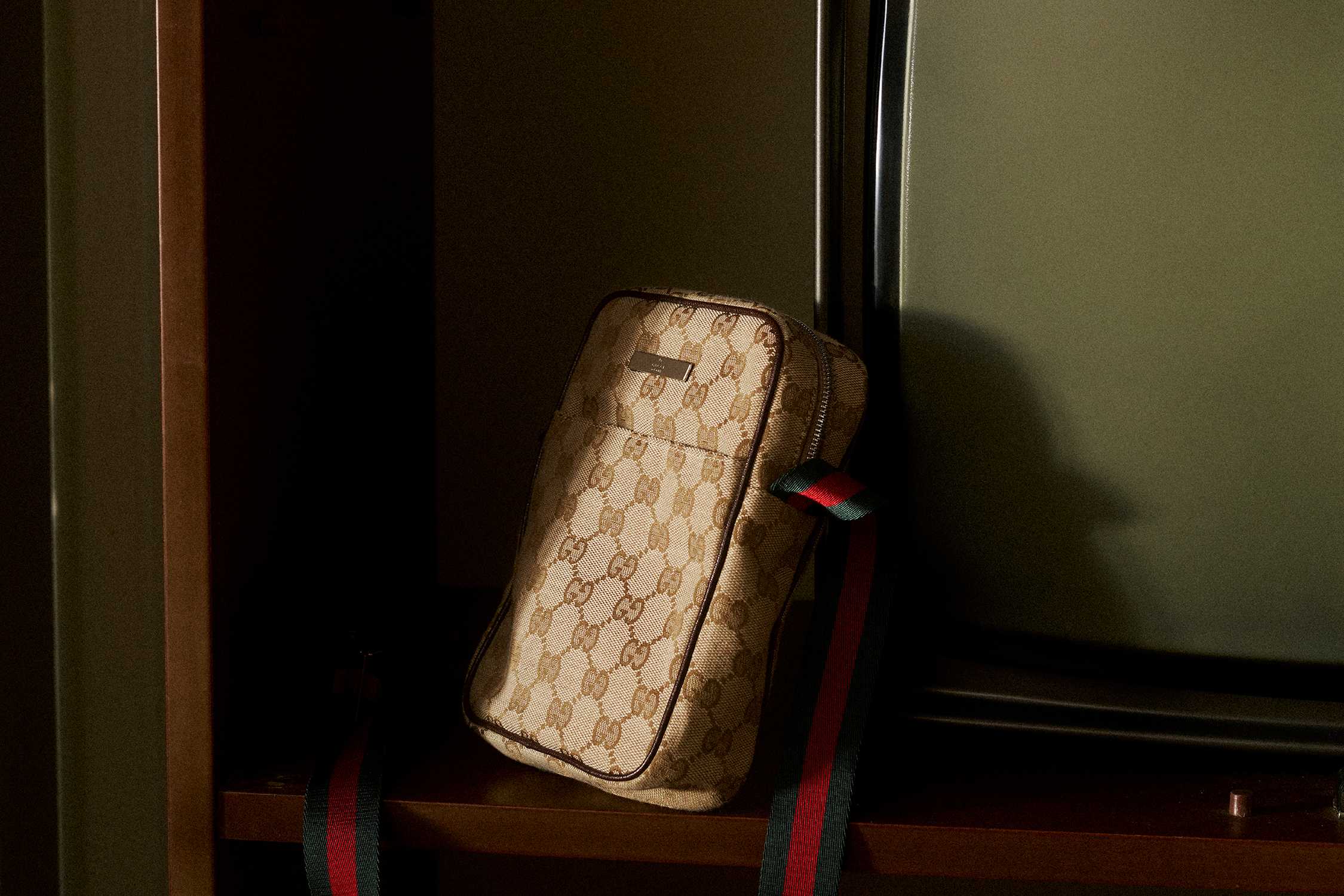 Beige GG canvas Gucci bag