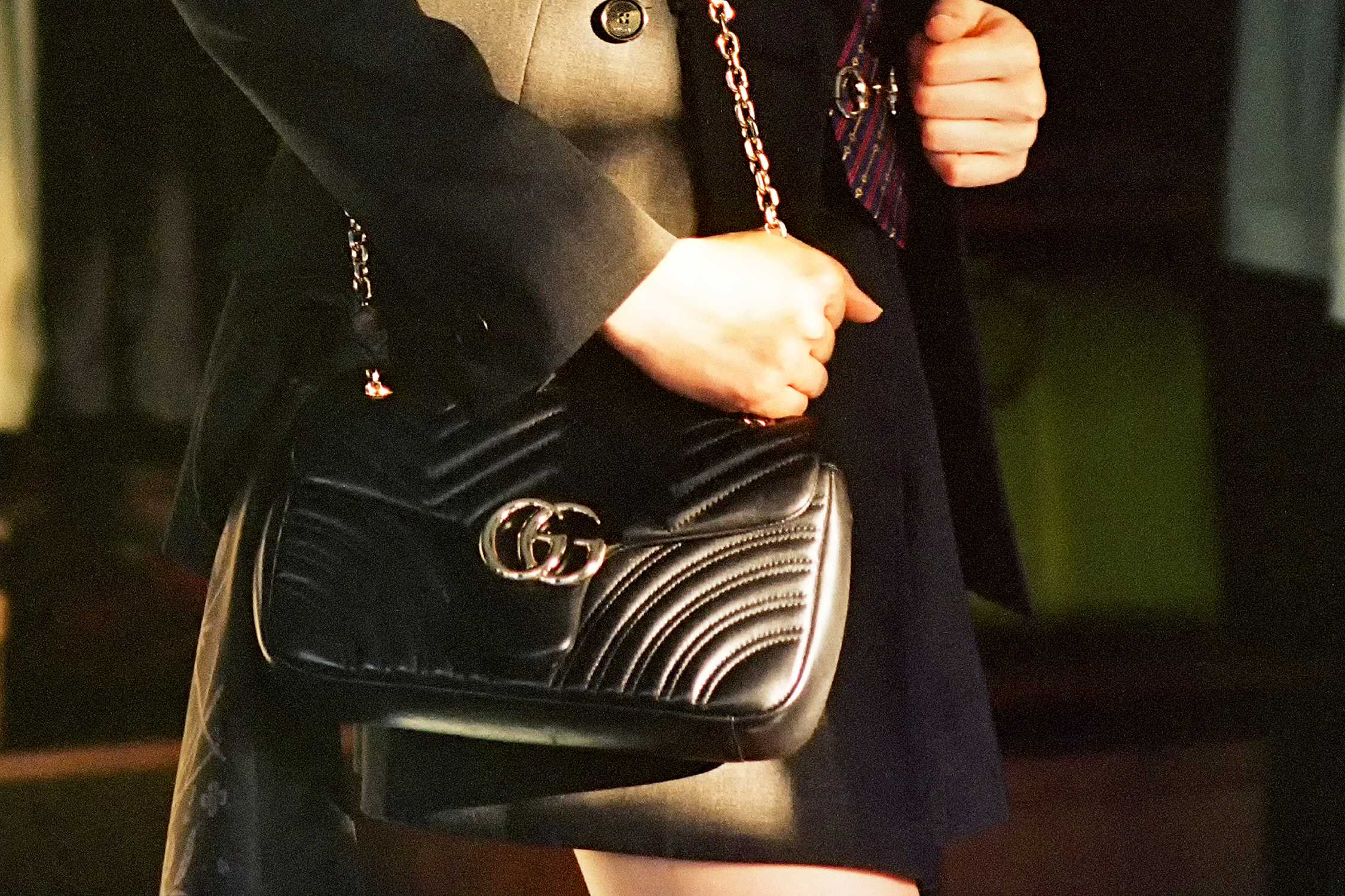 Black Gucci handbag with chain