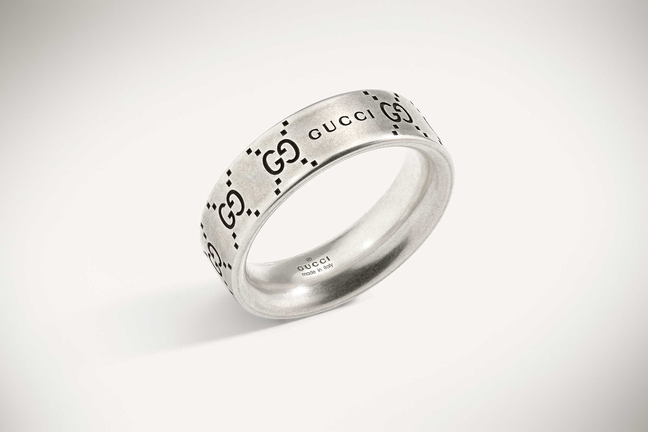 Silver Gucci logo engraved ring