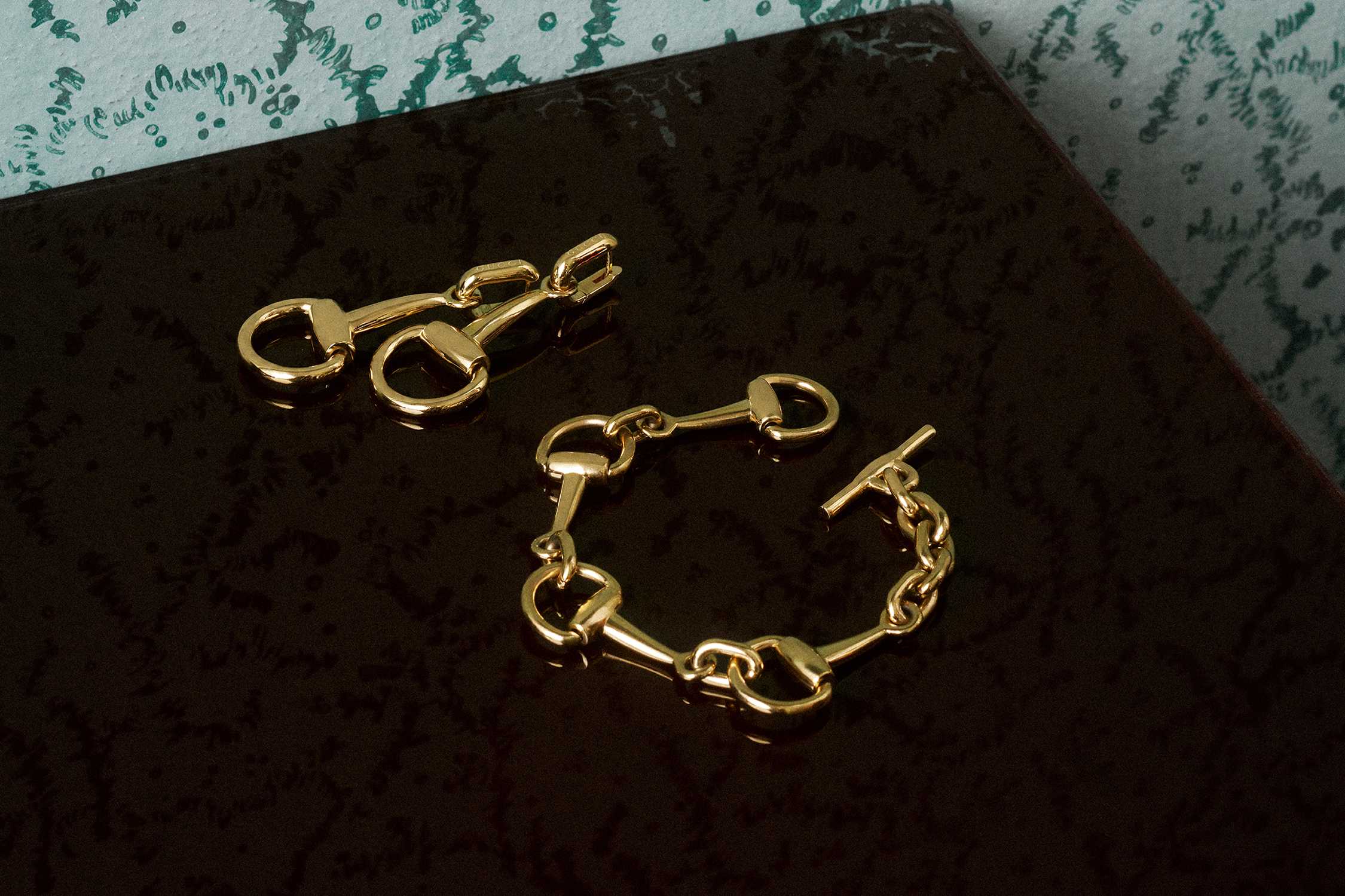 Gold Gucci chain bracelet hardware
