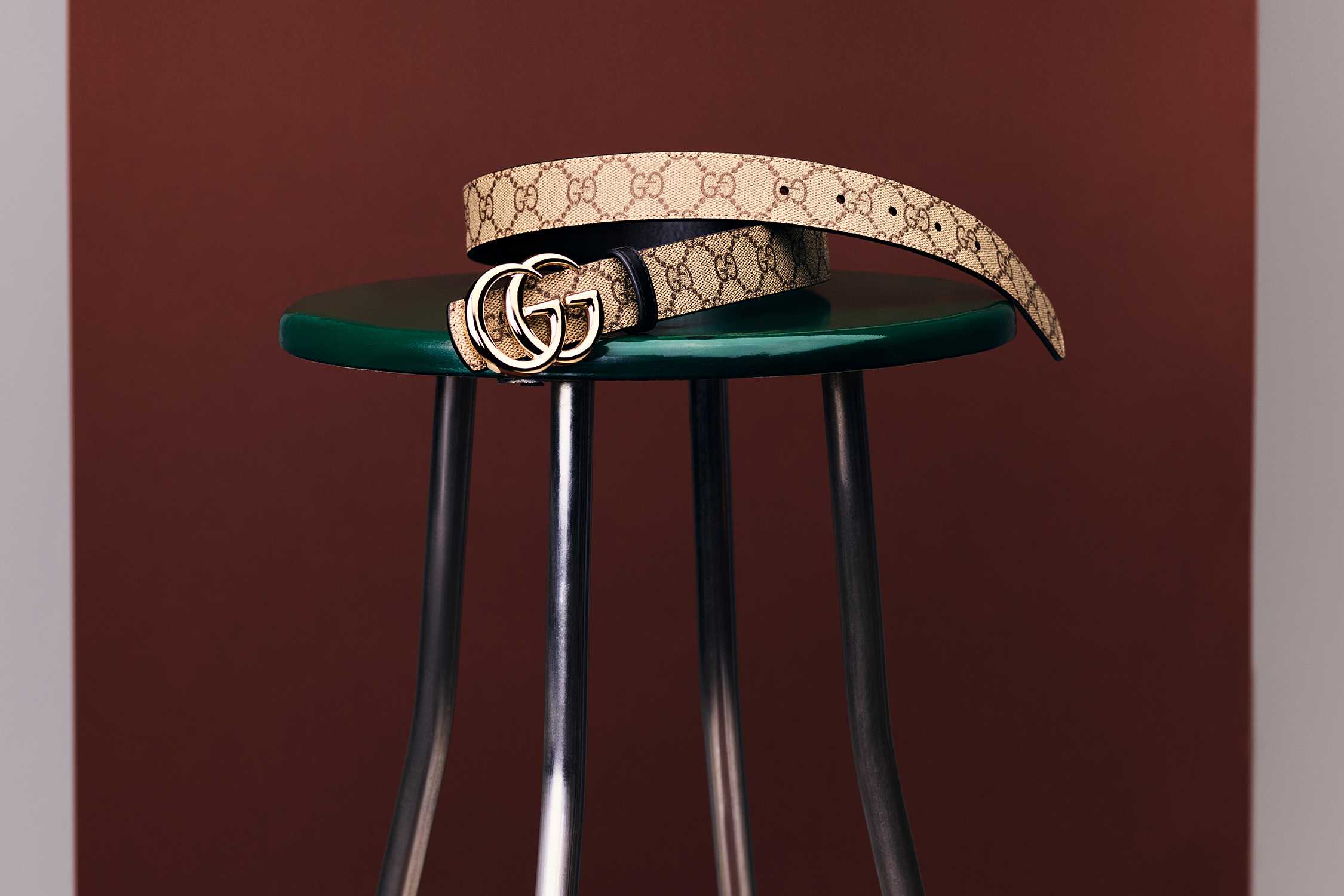 Beige Gucci belt with GG buckle