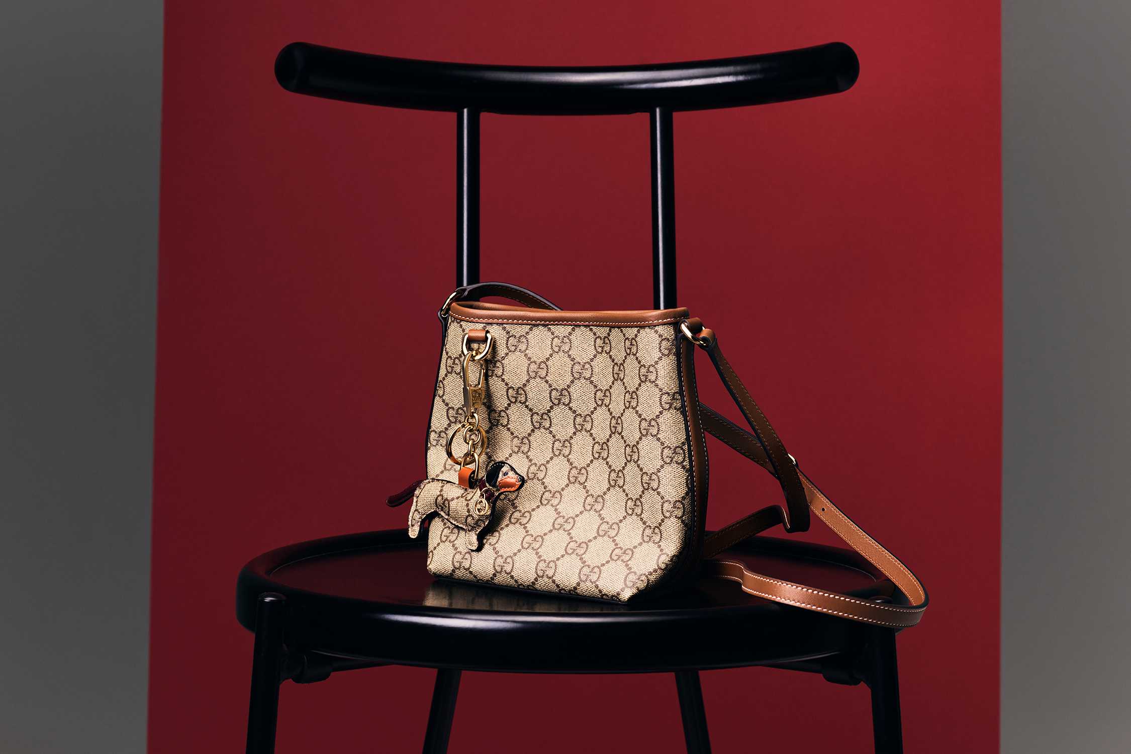 Beige Gucci handbag with monogram