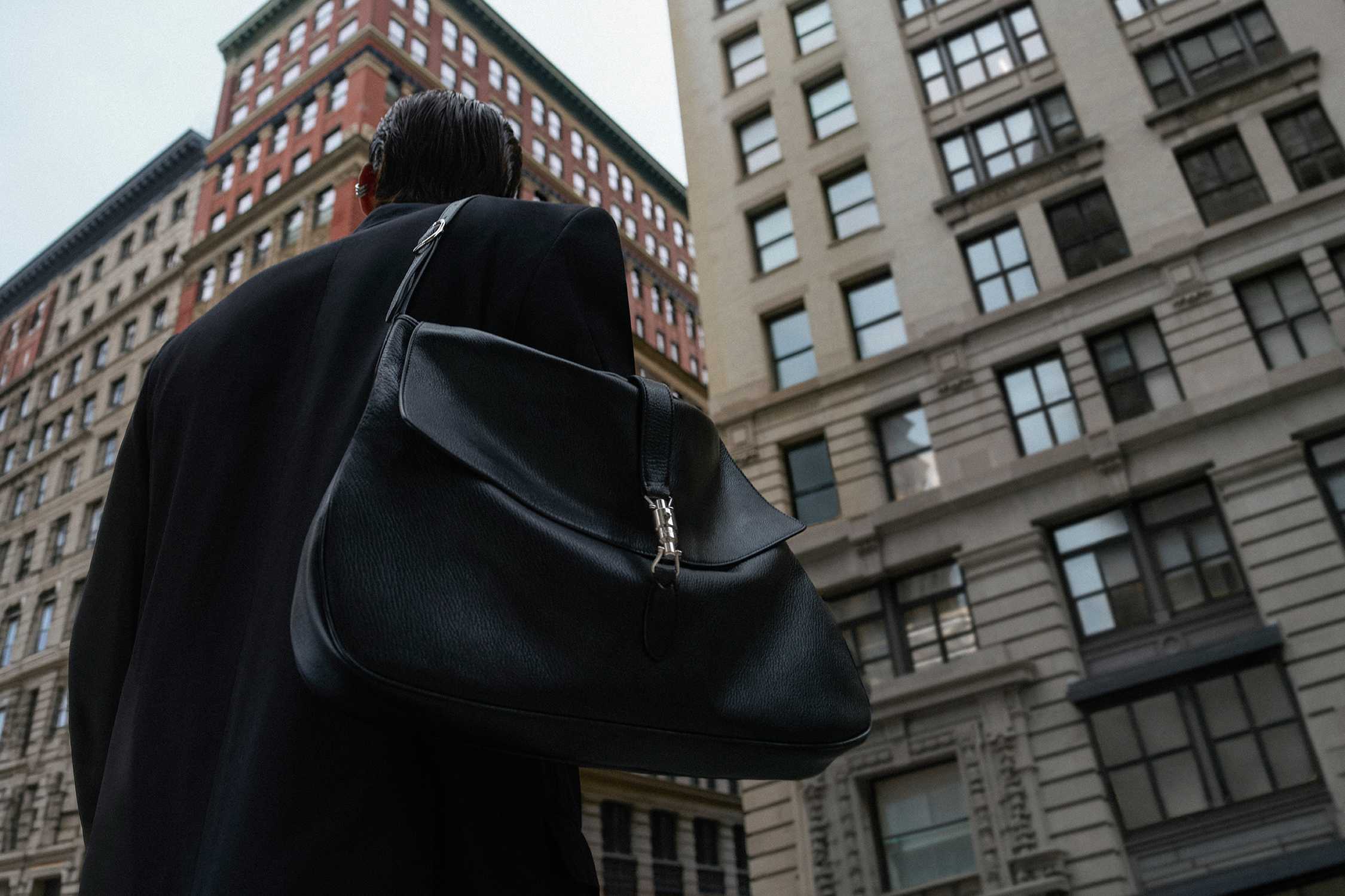 Black Gucci leather shoulder bag