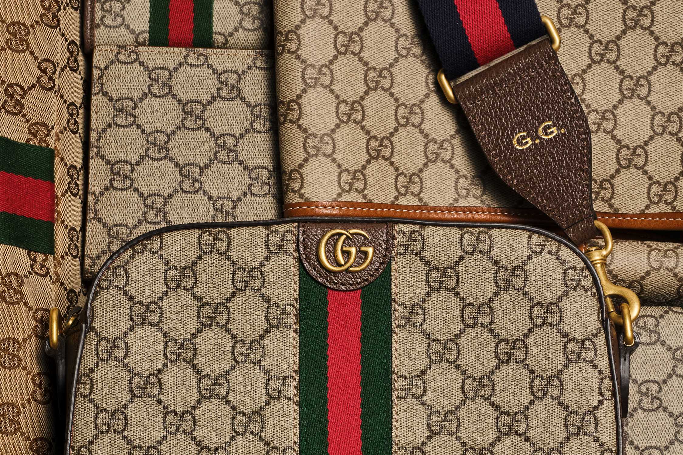 Beige Gucci bag with stripes