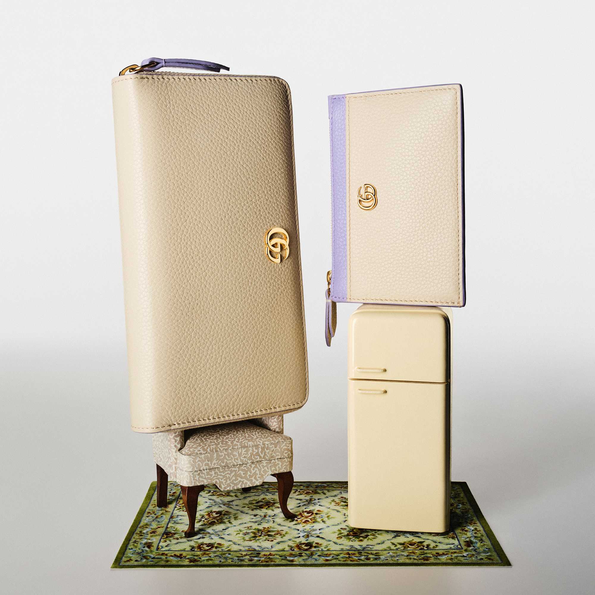 Gucci monogram bag with wallet