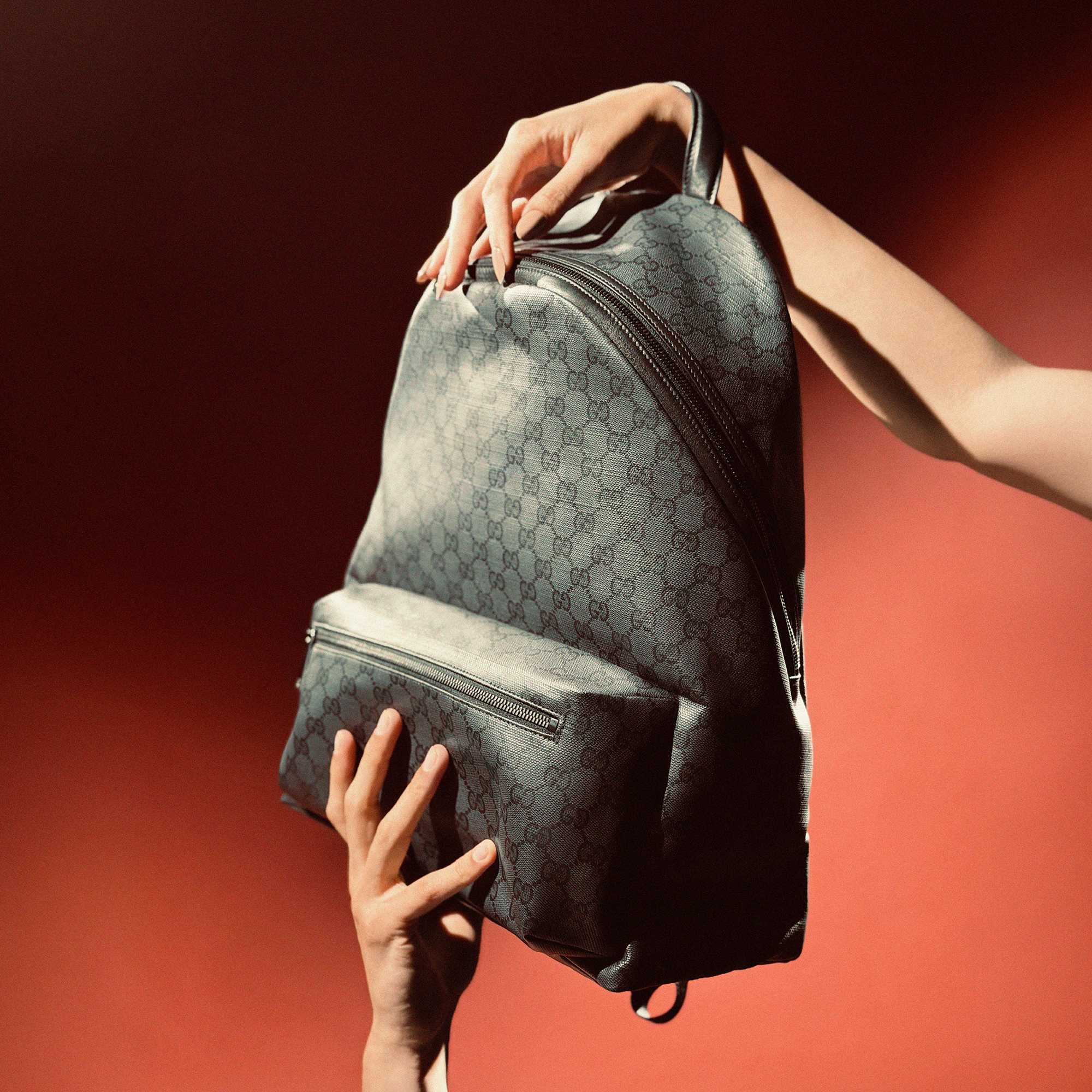 Black Gucci leather shoulder bag