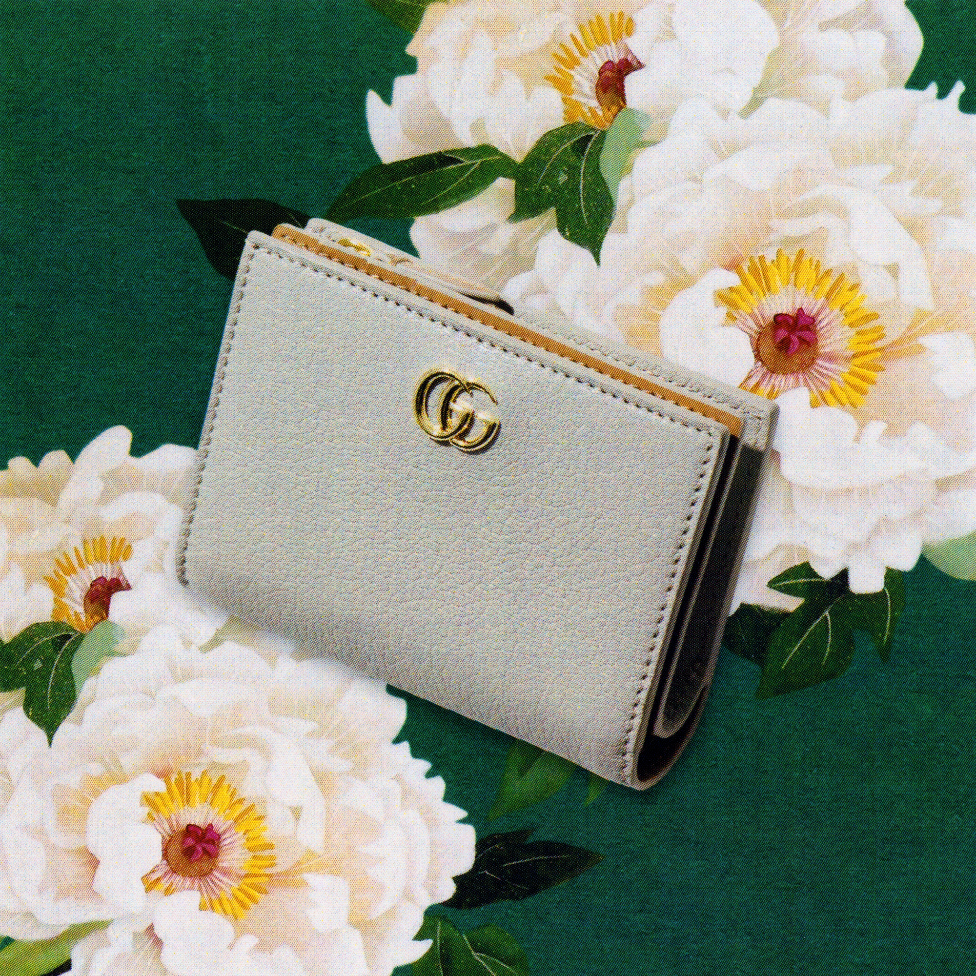【みーみ】 グッチ GUCCI GG柄 二つ折り 財布 レディース GGナイロン 二つ折り財布