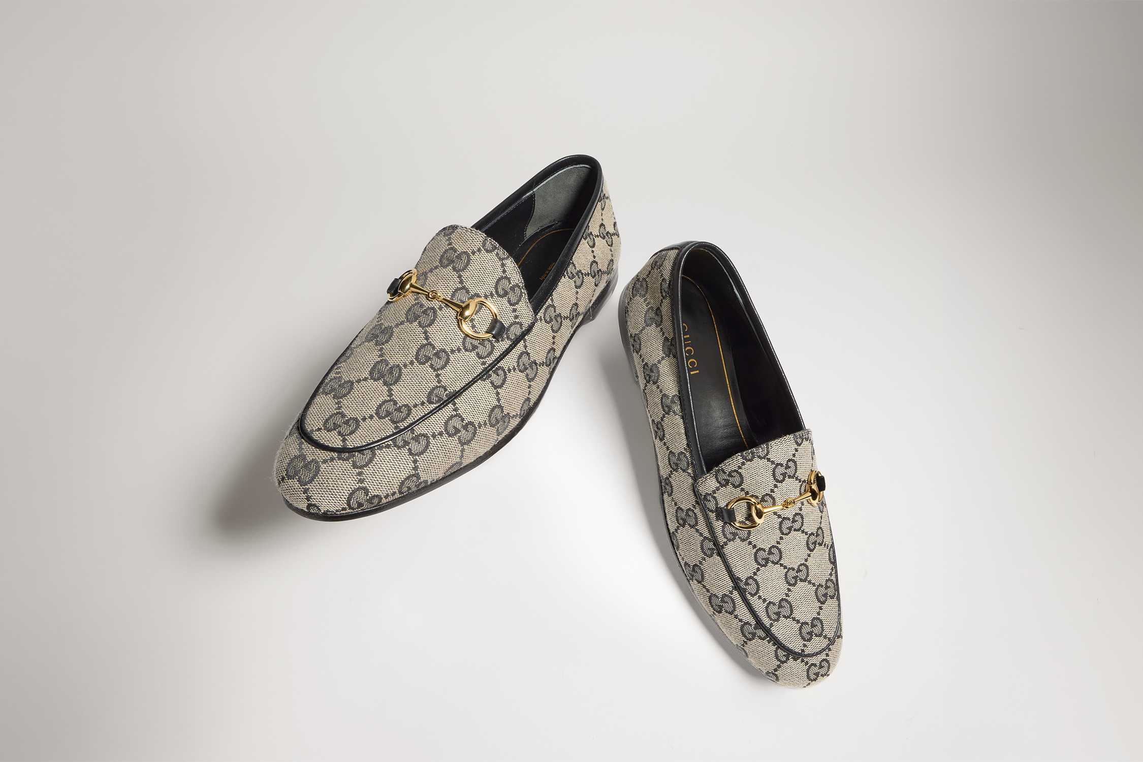 Beige GG Supreme Gucci loafers