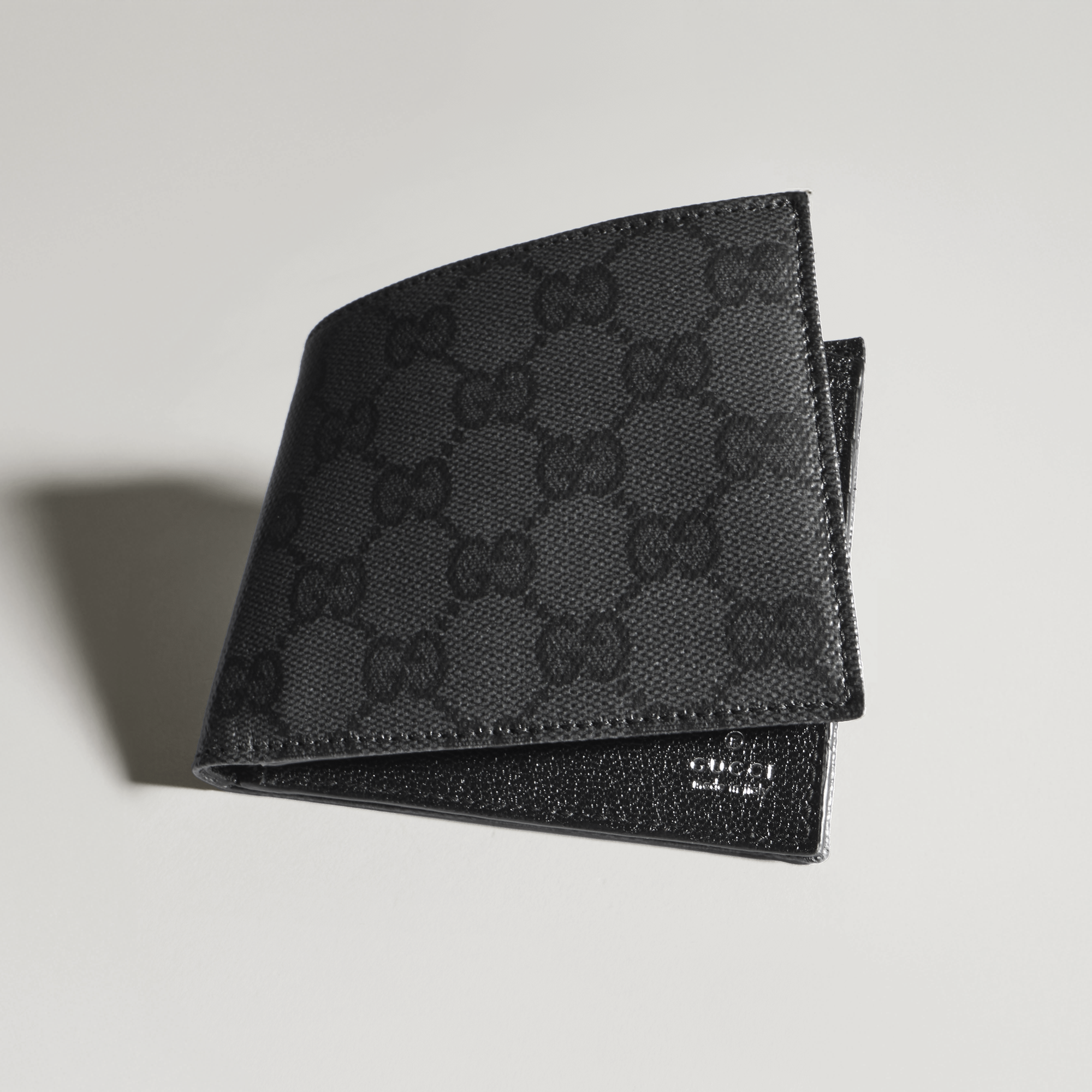 GGエンブレム〕マネークリップ ・ブラック GGレザー | GUCCI公式 GUCCI