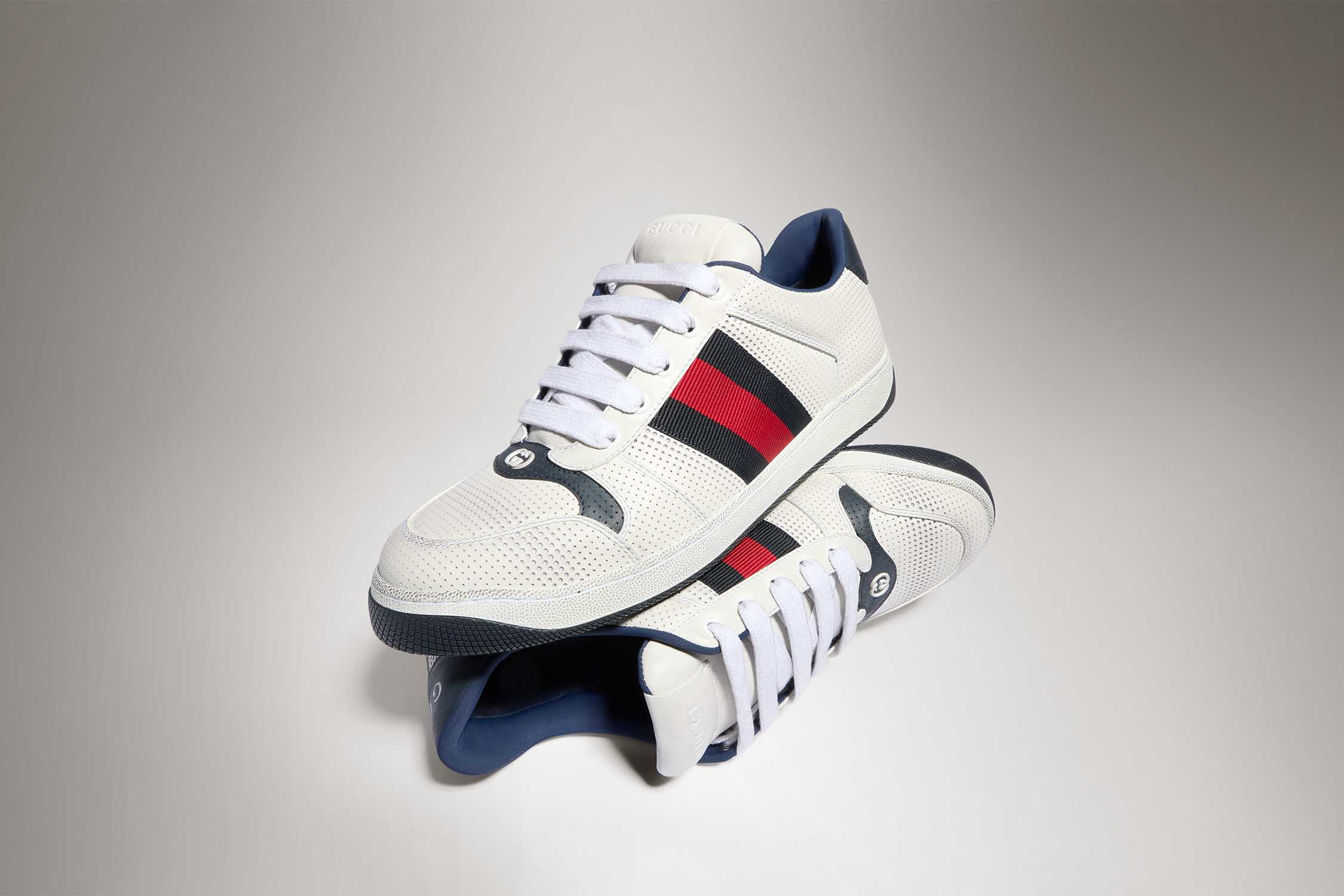White Gucci trainers red stripe