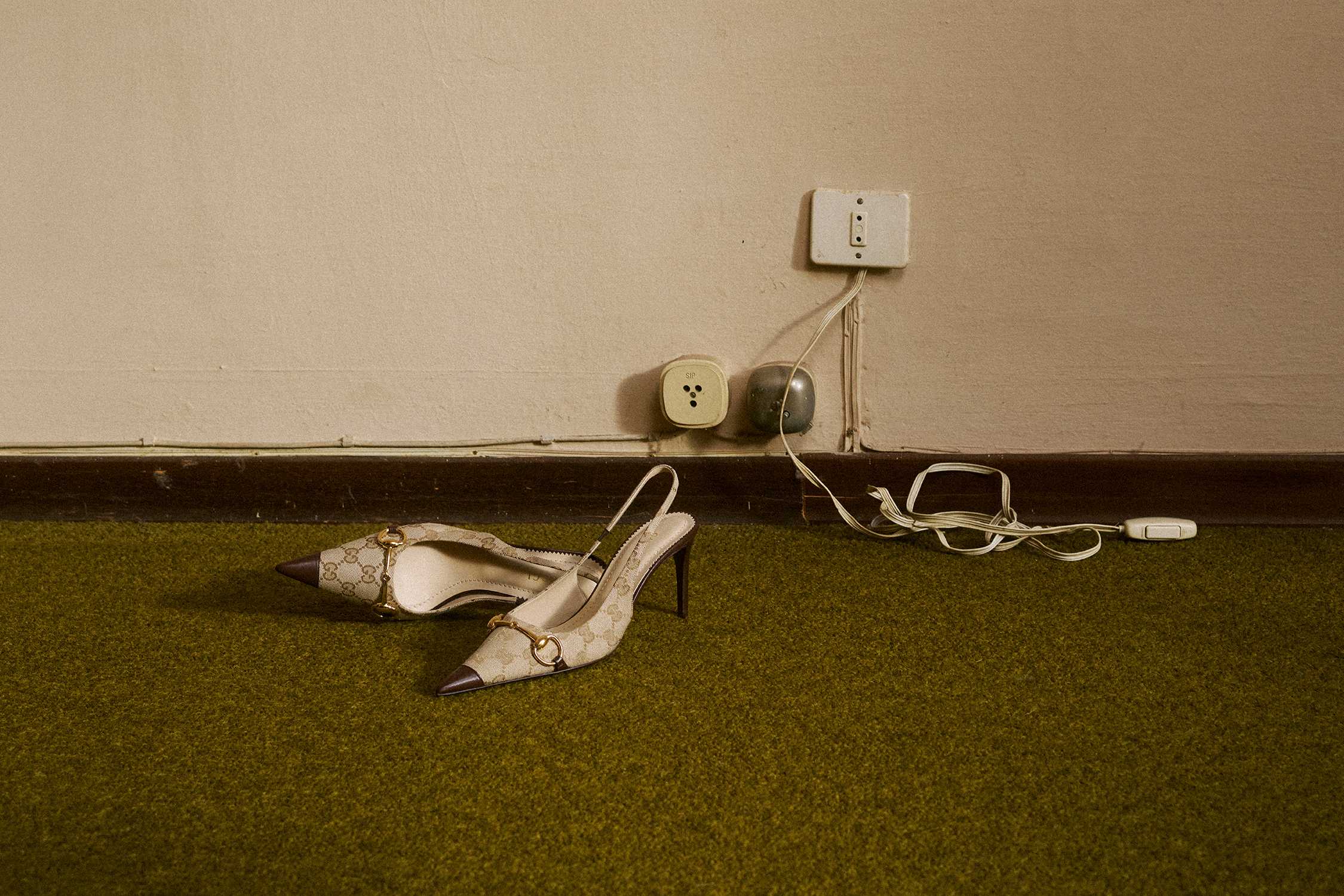 Beige Gucci monogram heeled slingbacks
