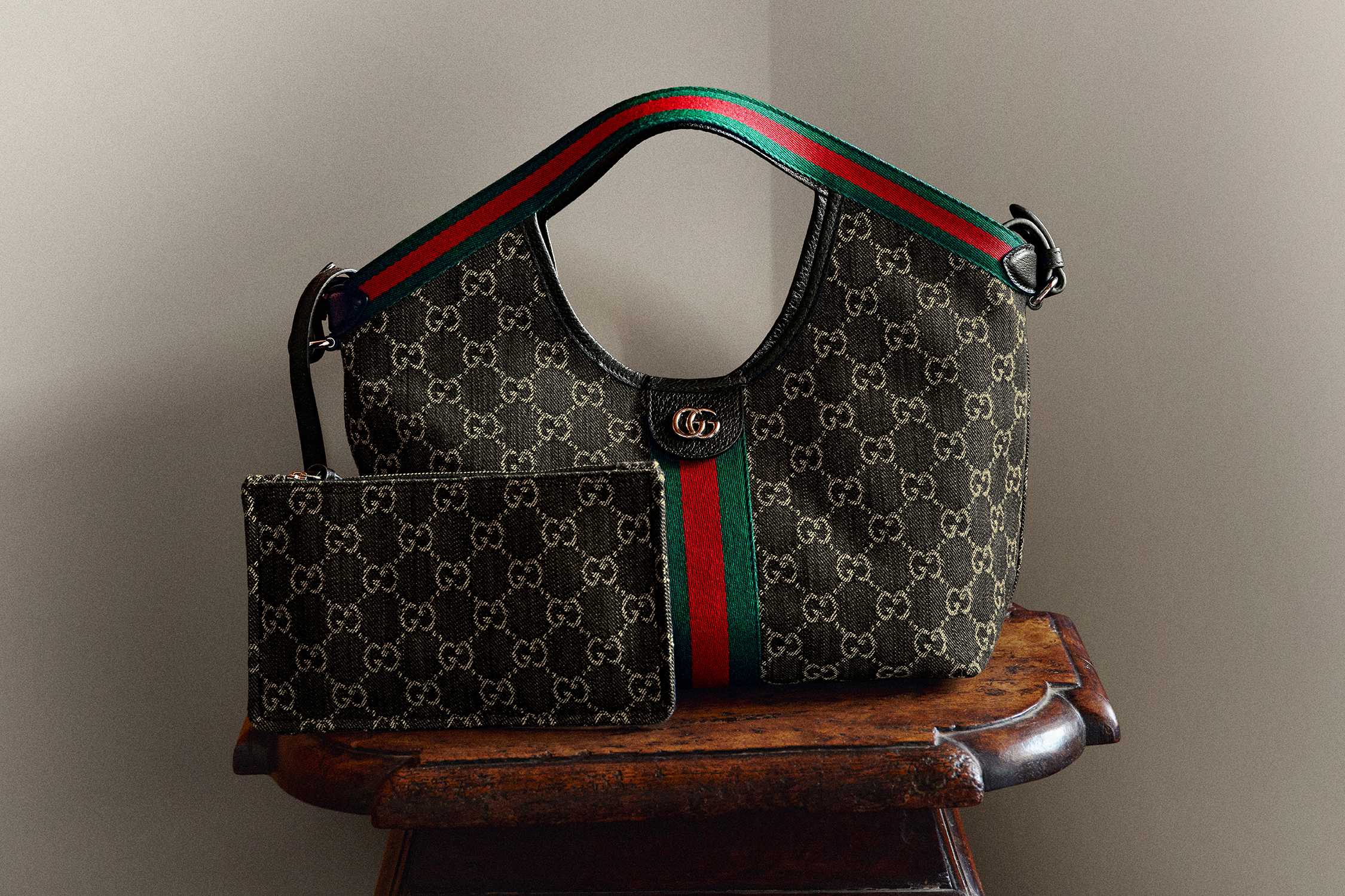 Gucci monogram bag with wallet