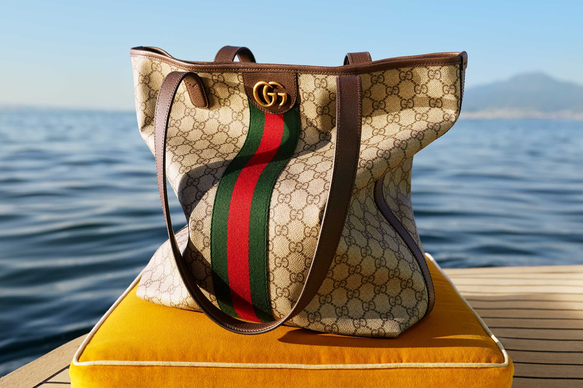 Beige canvas Gucci tote bag