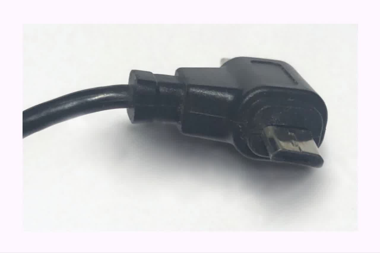 You've been given a device to set up. The cable is similar to the one shown below. This device has what kind of connector?