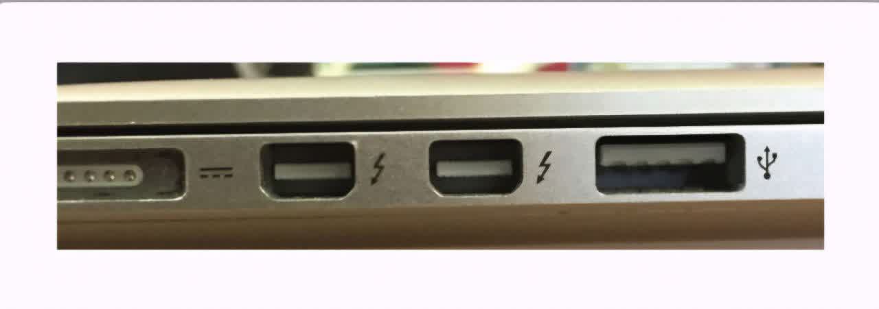 What are the two connectors in the center of this image?