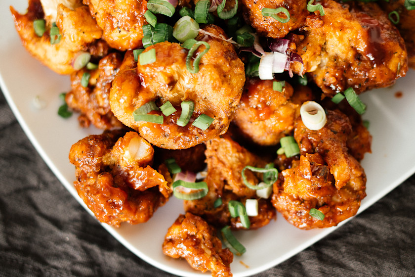 Vegan Buffalo Cauliflower Wings | Zucker&Jagdwurst