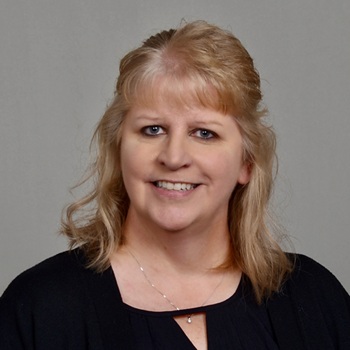 Sara Heisdorffer headshot