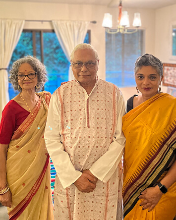 Somita with her parents. (Photo provided by Somita Basu)