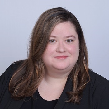 Hilary Reeves headshot