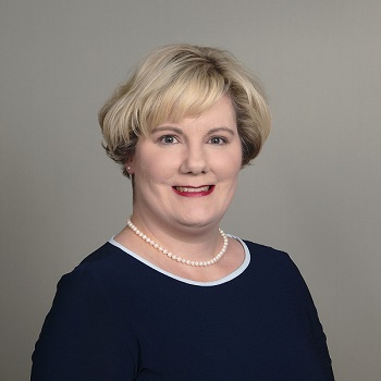 Laura Baggett headshot