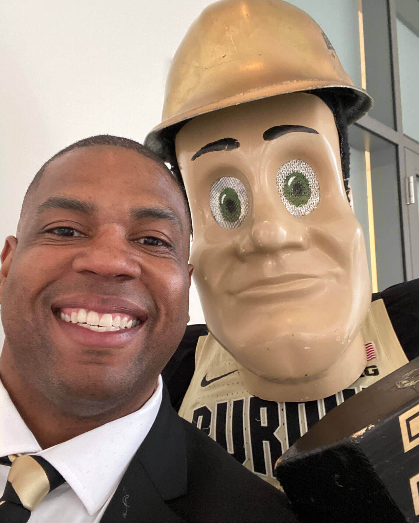 Dolan Williams with Purdue Pete in Los Angeles at the 2020 Purdue Global commencement, where he was a speaker. (Photo credit: Dolan Williams)