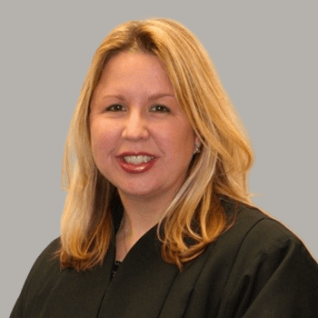 Julie Cantrell headshot