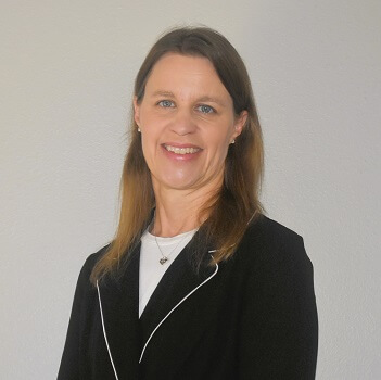 Aline Major headshot