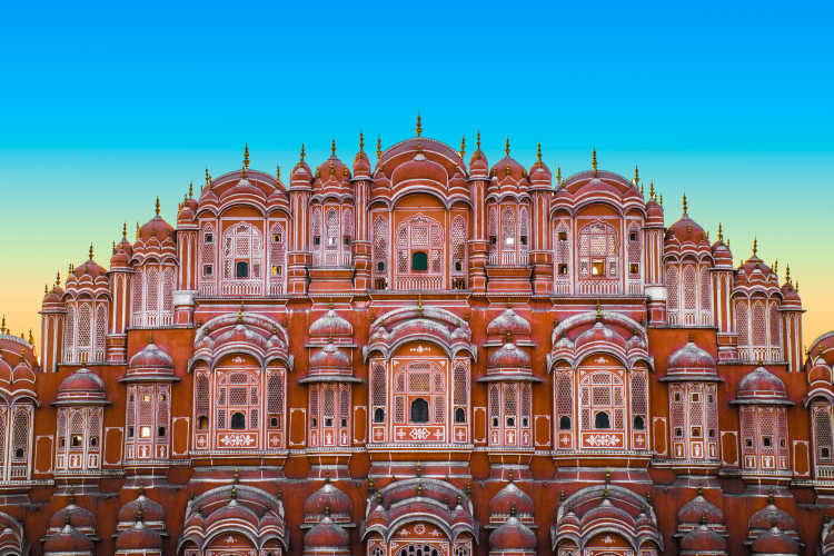 Fassade_des_Hawa_Mahal_in_Jaipur_Indien