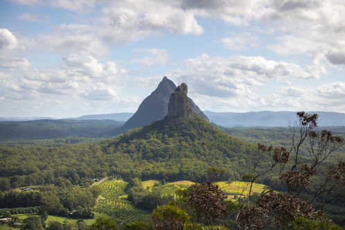 Eine Landschaft in den Glass House Mountains, Queensland, Australien.