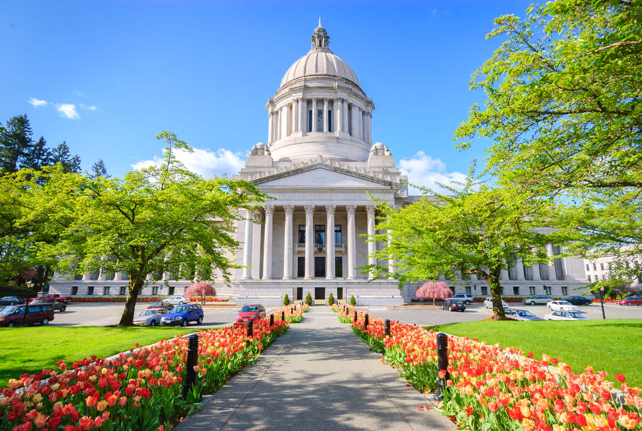 Discover the Washington State Capitol Building of Olympia city during your Washington Tour.