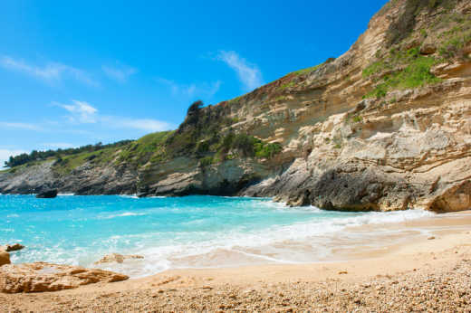 Ontspan op de turquoise stranden van Puglia tijdens uw vakantie in Lecce.