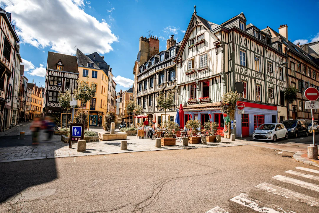 Normandy Itinerary: Honfleur, Bayeux & Saint-Malo Journey