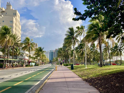 Aufnahme des Ocean Drive in Miami Beach Florida