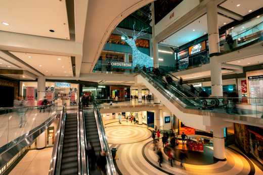 Escalators in Queen Street Mall in Brisbane, Australien.