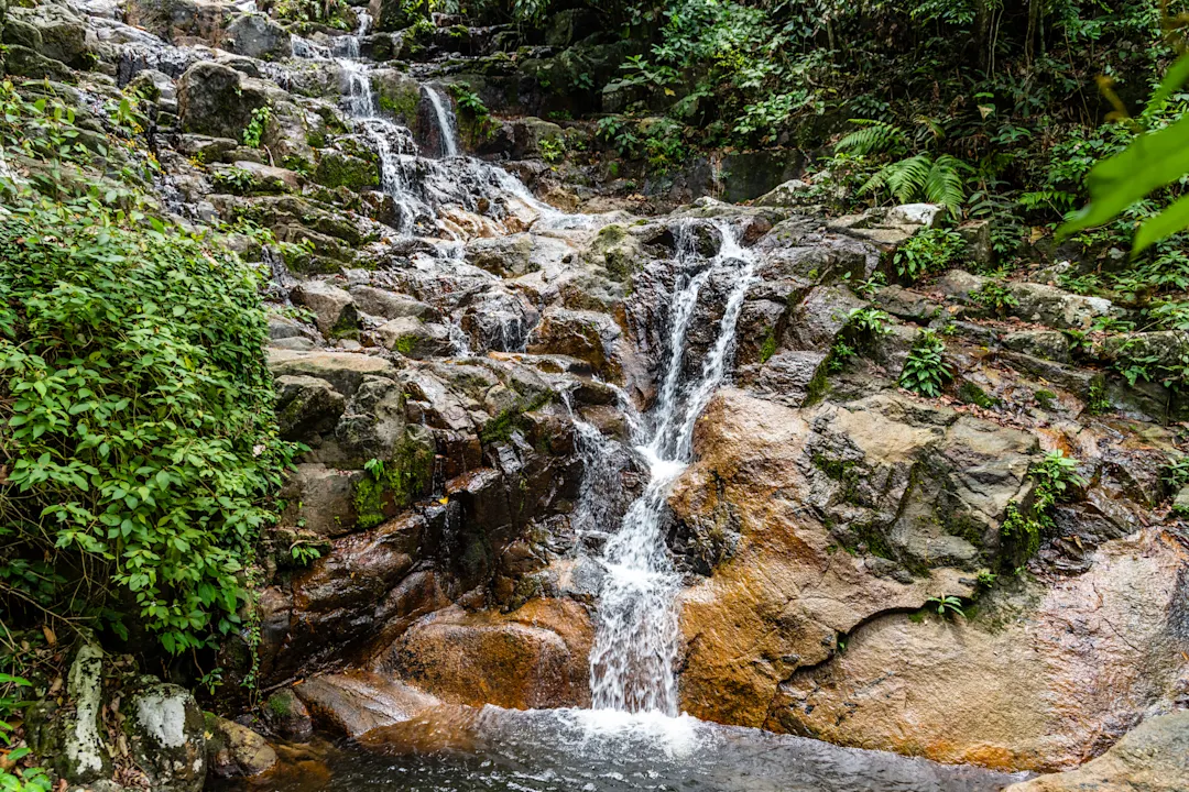 Lubuk Teja Wasserfall Aufnahme des Lubuk Teja Wasserfalls