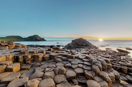 Erleben Sie dramatische Naturlandschaften bei Ihrer Giant's Causeway Tour mit Tourlane.