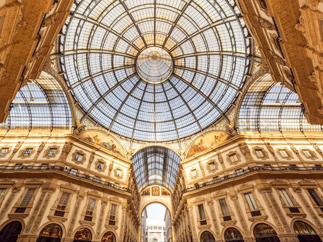 Glaskuppel und Arkaden der Galleria Vittorio Emanuele II in Mailand. Mailand, Lombardei, Italien.

