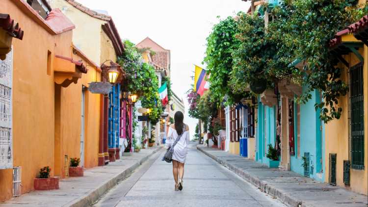  Bunten Straßen der kolonialen ummauerten Stadt Cartagena