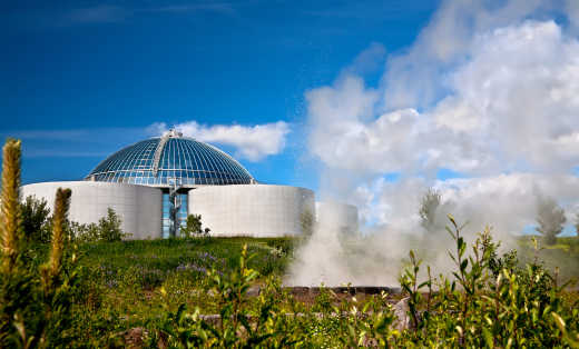 Visitez Perlan, le musée et réservoir géothermique pendant votre séjour à Reykjavik.