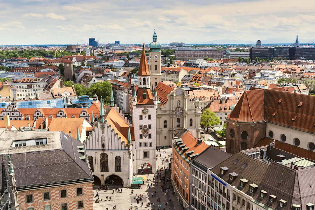 Marienplatz and the Glockenspiel Marienplatz and the Glockenspiel