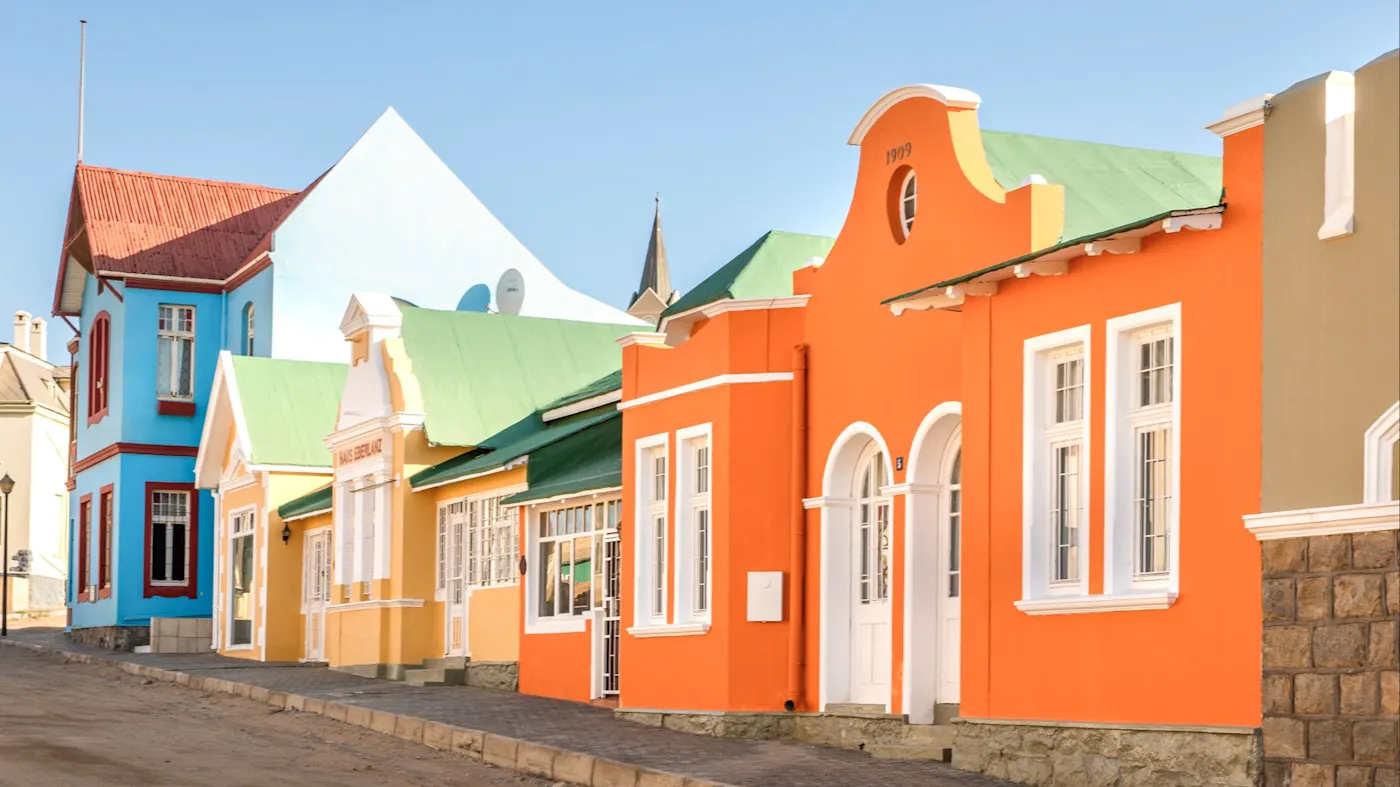 Lüderitz, Karas, Namibia Farbige historische Gebäude in der Altstadt. Lüderitz, Karas, Namibia.