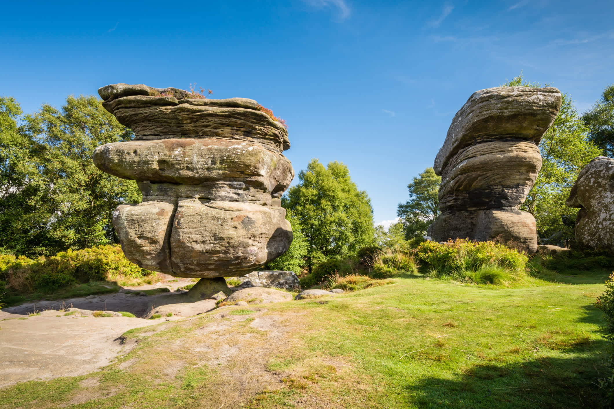 In diesem Paradies für Wanderer und Kletterer finden Sie die Brimham Rocks: natürliche Türme, die vor langer Zeit von Flüssen geschaffen wurden