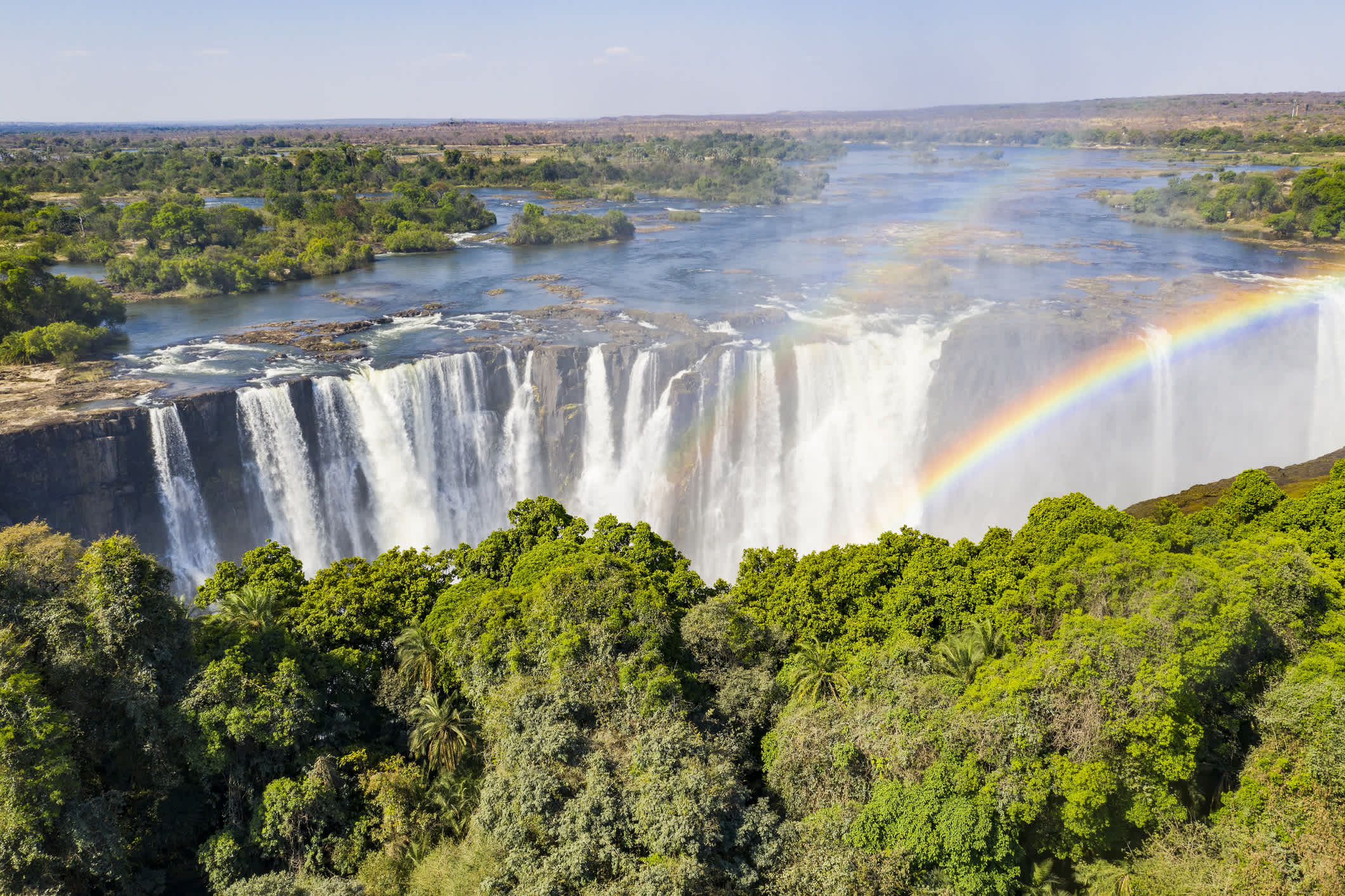 Vue aérienne sur les célèbres chutes Victoria, sur la Zimbabwe et la Zambie