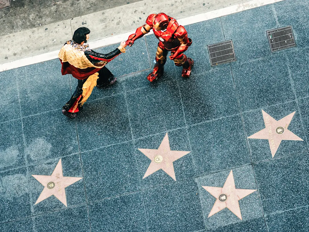 USA, Kalifornien, Los Angeles Elvis und Iron Man auf dem Walk of Fame. Los Angeles, Kalifornien, USA.